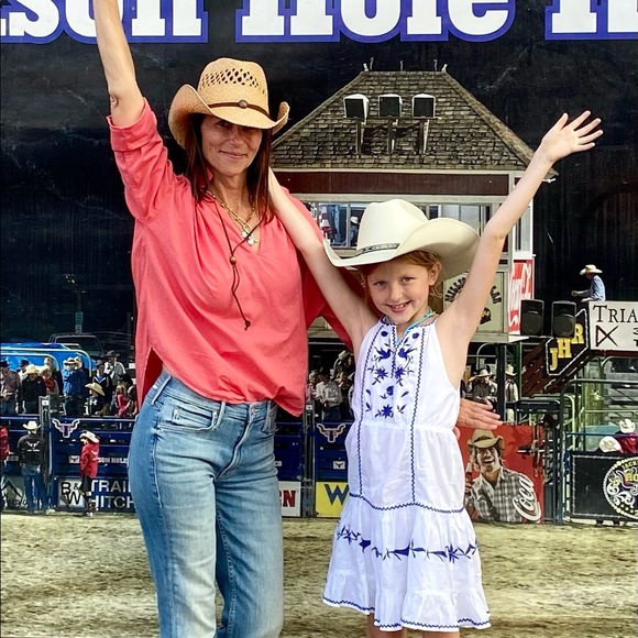 Meet your Posher, Jane - Picture 2 of 3